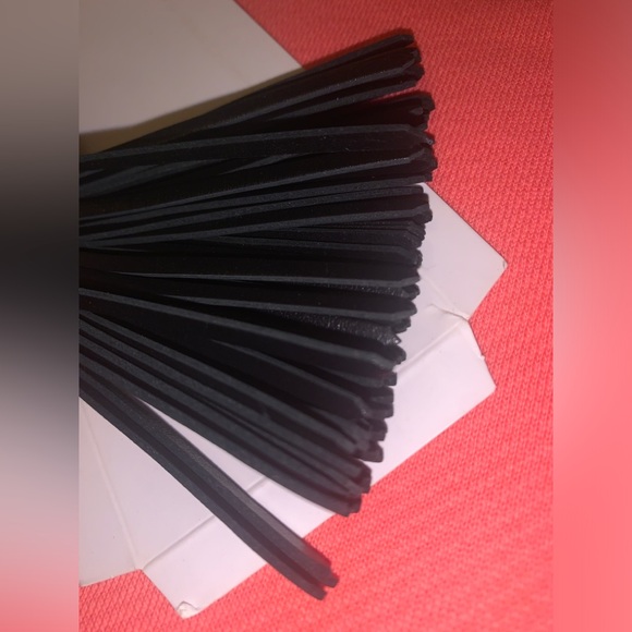 MICHAEL KORS LEATHER TASSEL KEY FOB - Picture 3 of 4